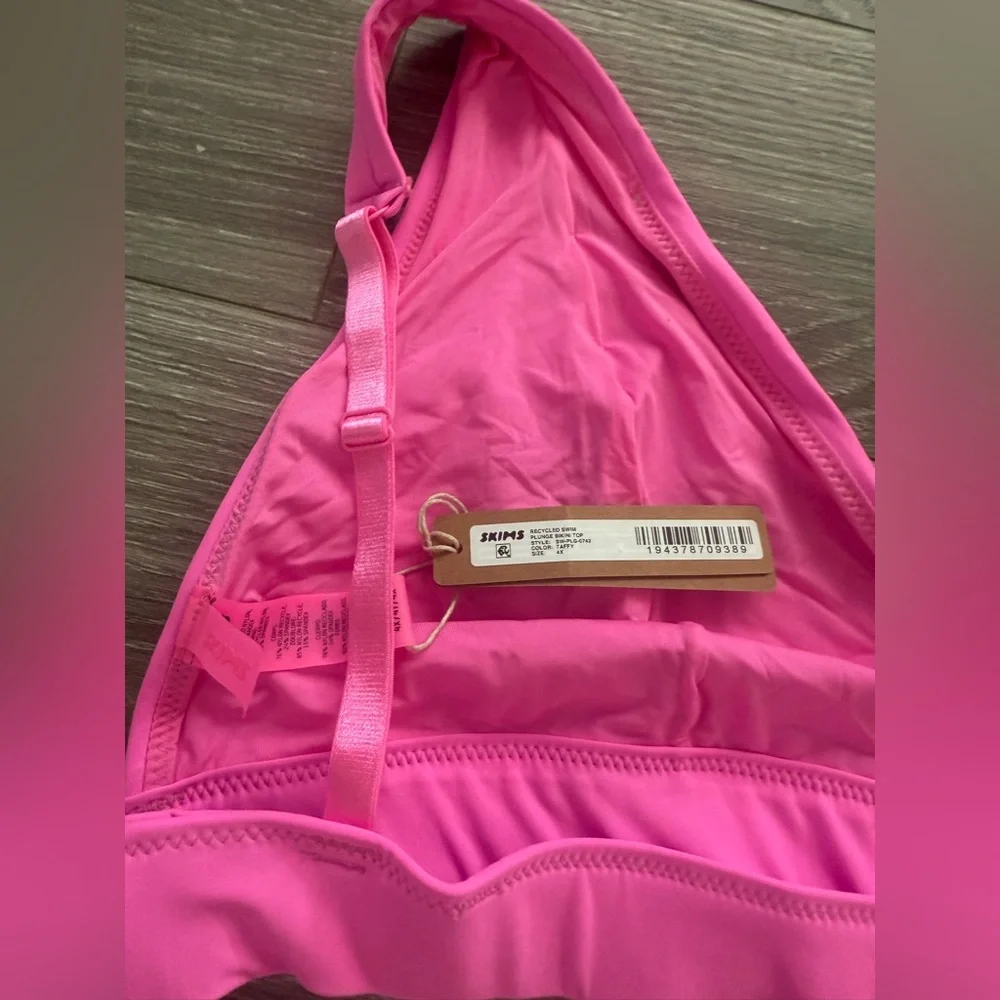 NWT SKIMS 2 Piece Swim Plunge Top/Thong Bikini Set Taffy Pink